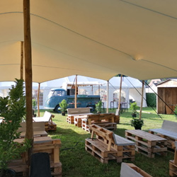 Lou's Tent stretchtent tuinfeest
