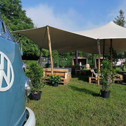 Lou's Tent stretchtent tuinfeest